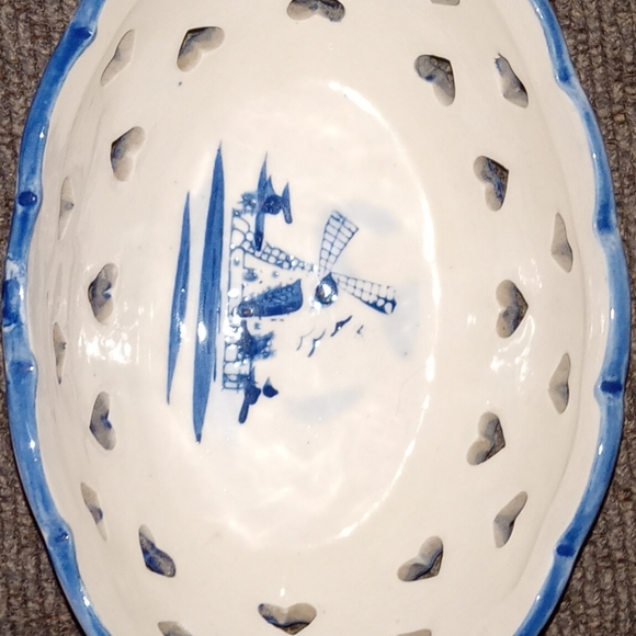 Holland Windmill Dec Ceramic Hand Painted Open Hearts Around The Trinkit Dish - Picture 5 of 8